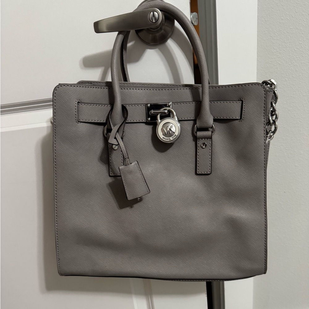 MICHAEL KORS  Hamilton Large Tote Pearl Gray